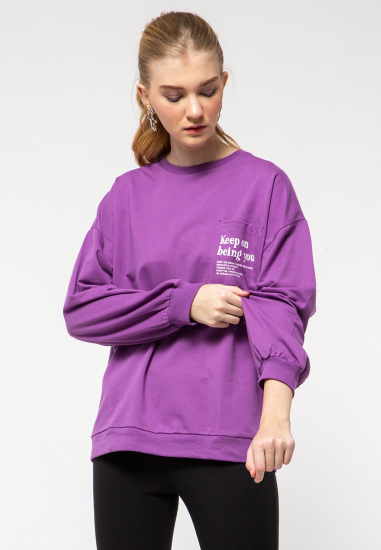 Sweatshirt with Front pocket