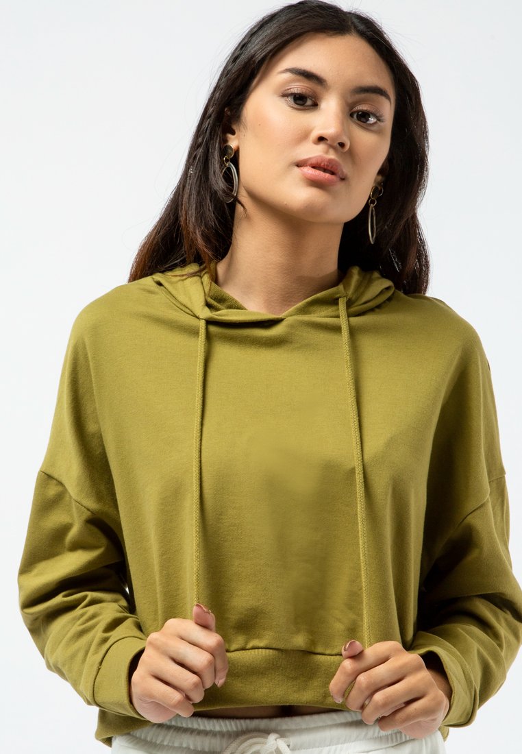 44%