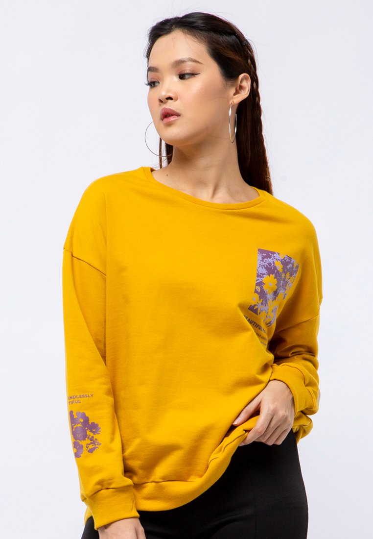 Graphic Long Sleeve Sweatshirt