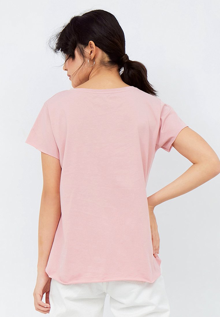 Short Sleeve T-shirt with Raw Edge