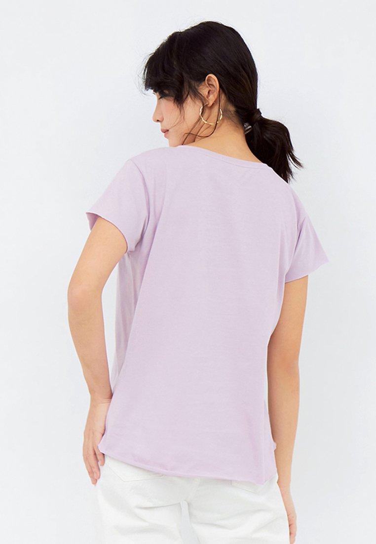 Short Sleeve T-shirt with Raw Edge