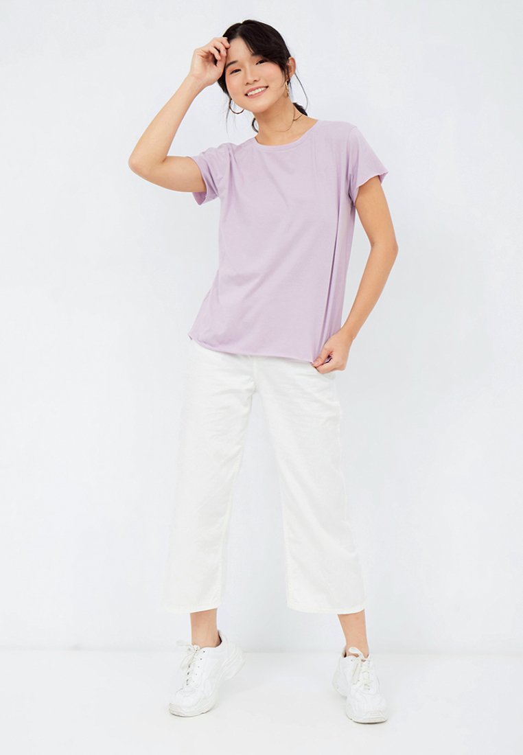 Short Sleeve T-shirt with Raw Edge