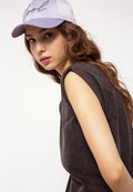 Sleeveless T-shirt