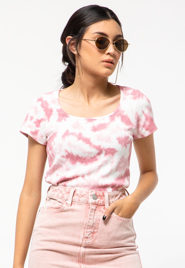 Tie-Die Square Neck T-Shirt