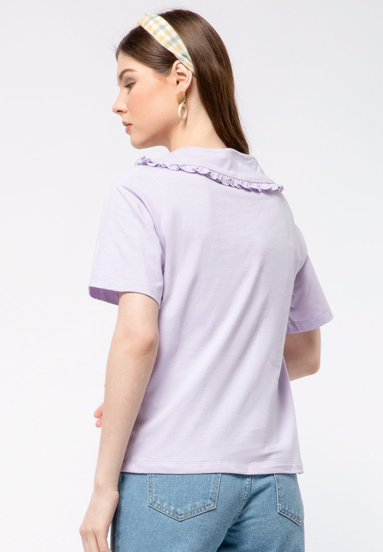 Ruffle Collar T-shirt