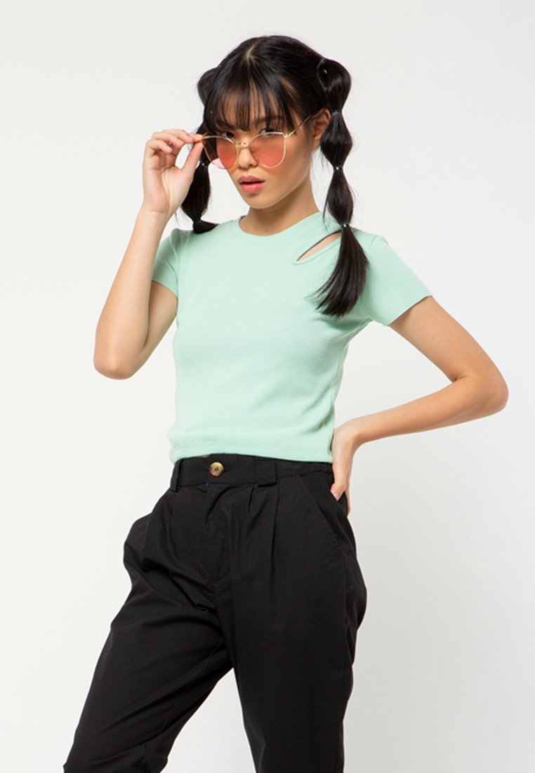 Cut Out Top