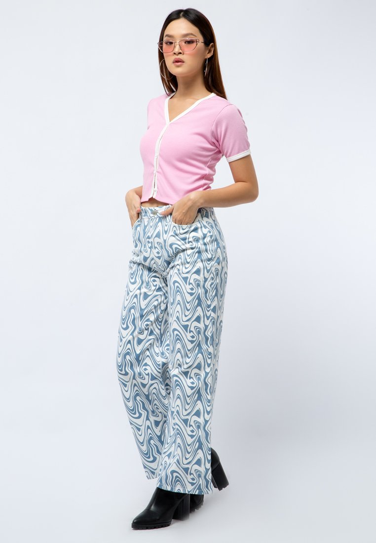 Crop Top with Contrast Piping