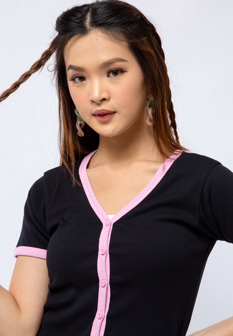 Crop Top with Contrast Piping