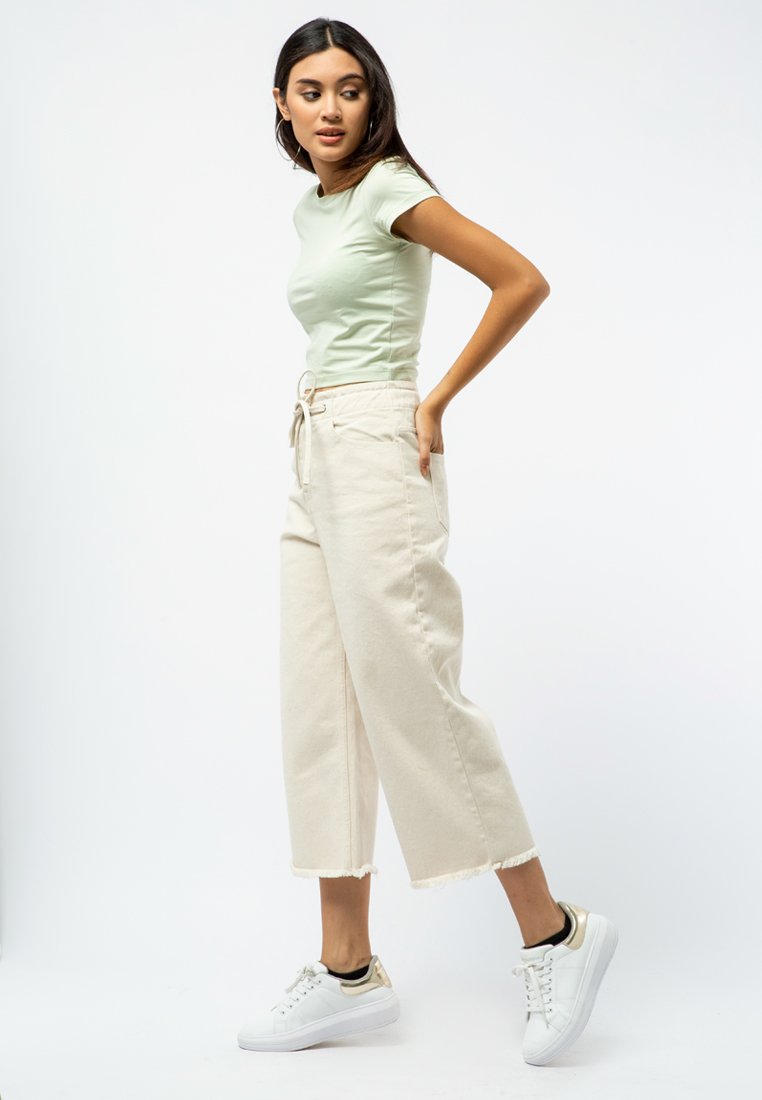 0%