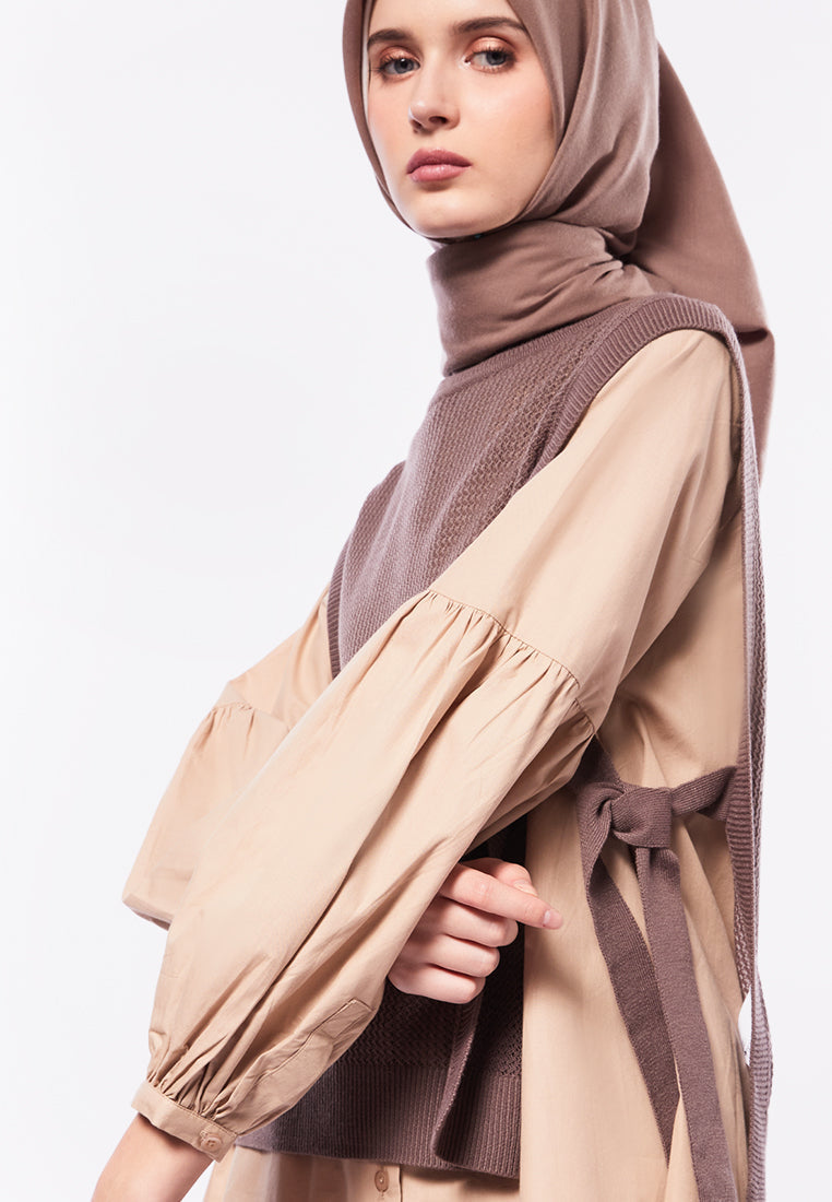 SLEVELESS KNIT OUTER