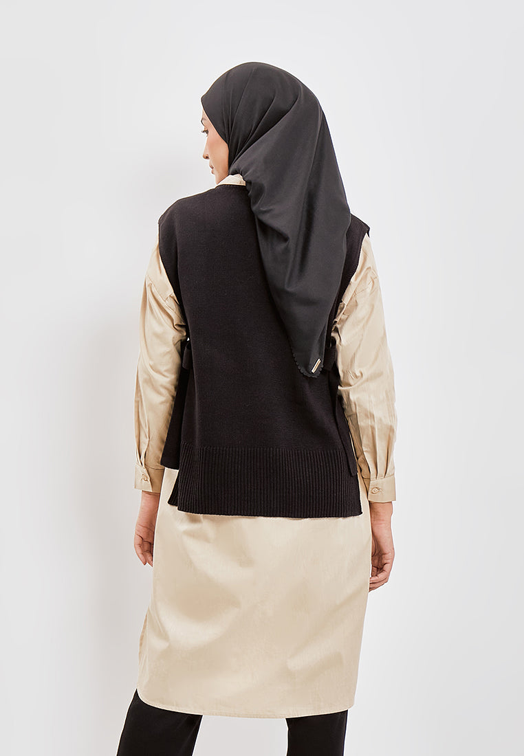 SLEVELESS KNIT OUTER
