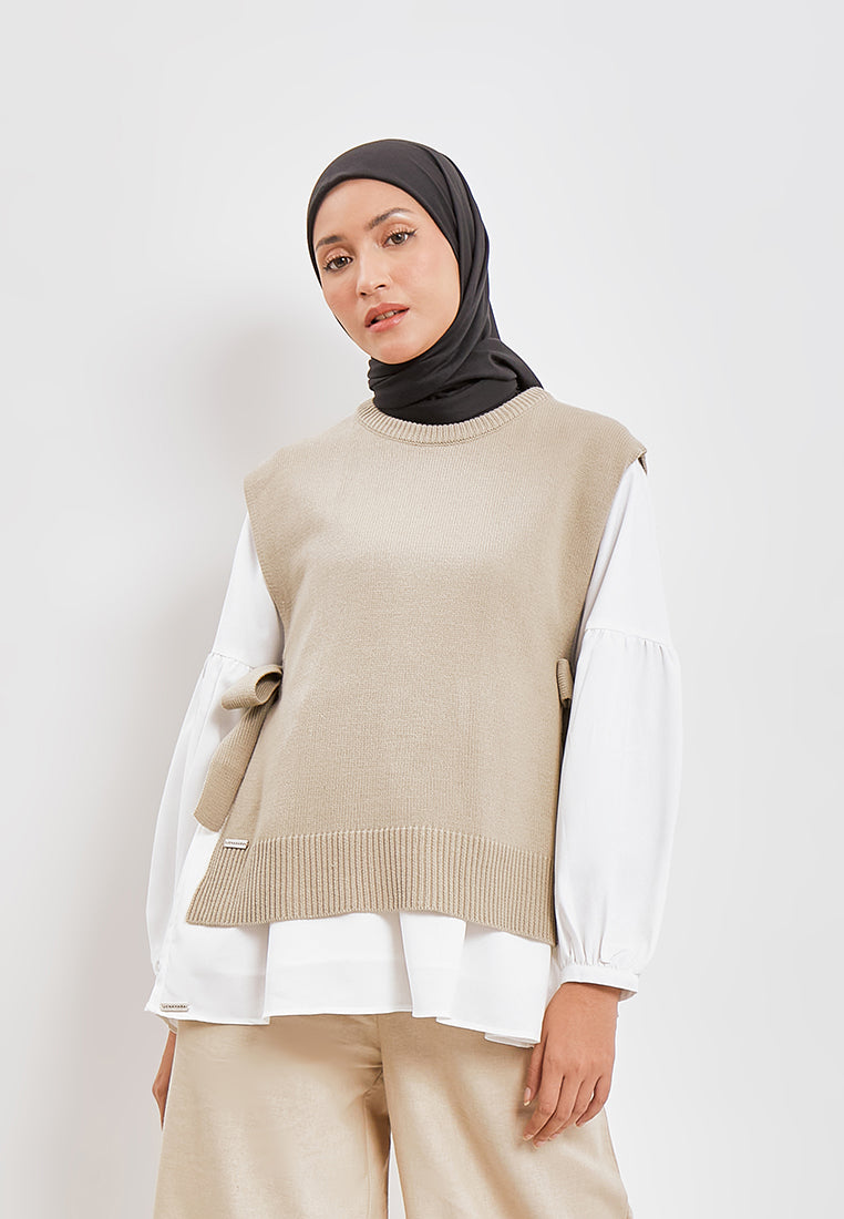 SLEVELESS KNIT OUTER