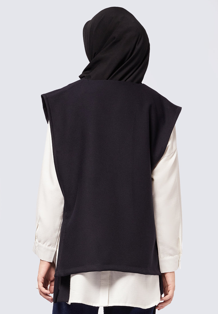 SLEEVELESS VEST