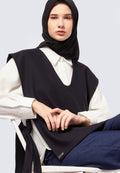 SLEEVELESS VEST