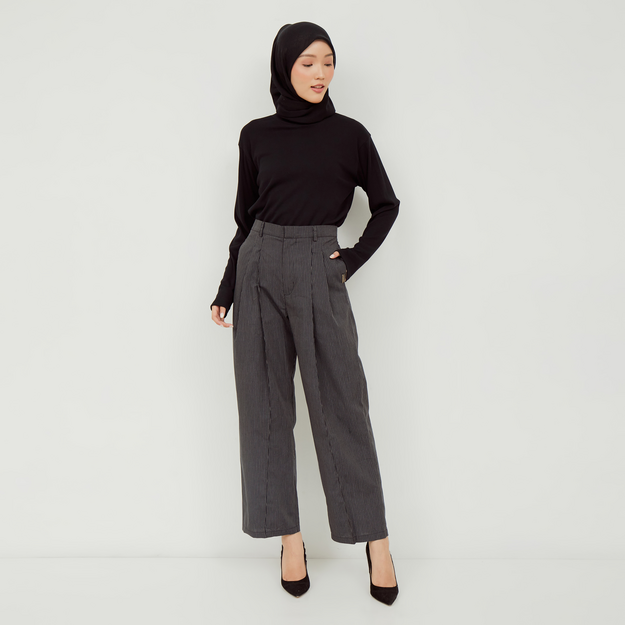 Wide-Leg Pleated Pants