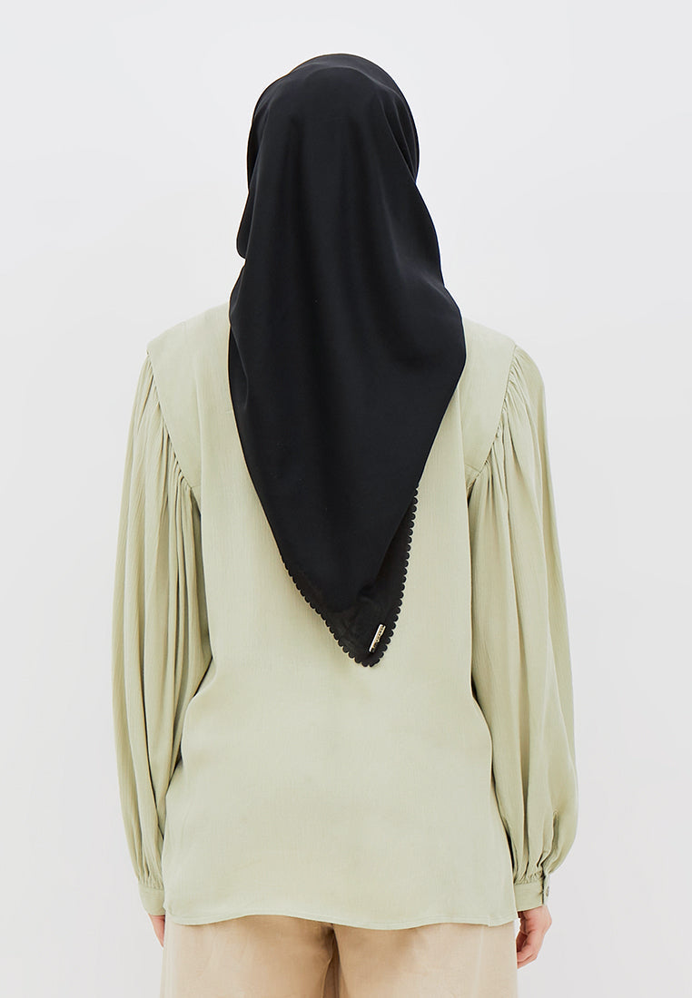 BASIC BLOUSE