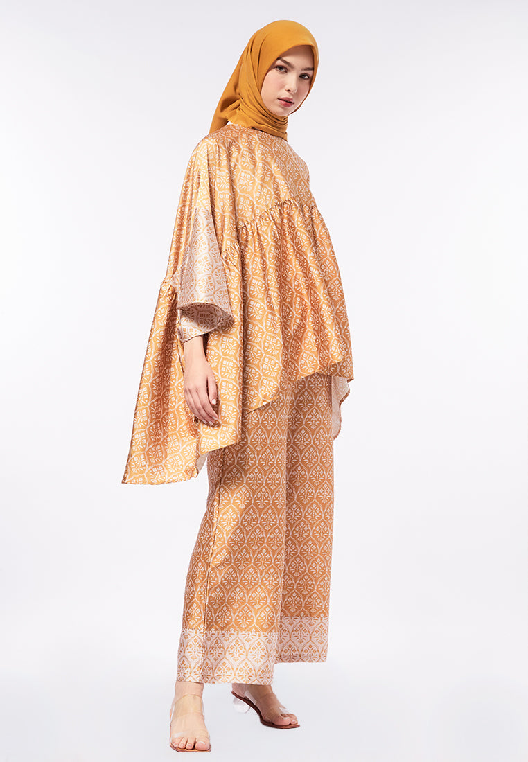 PRINTED SQUARE GATHERED TUNIC