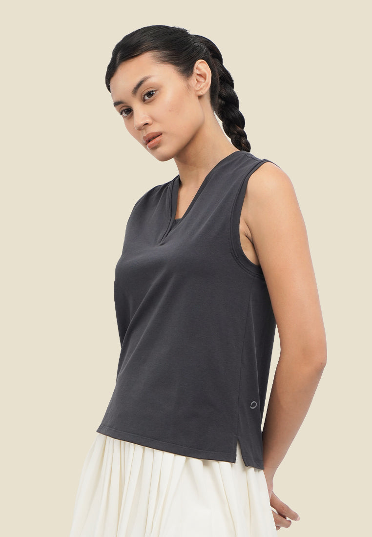 Ease V-Neck Court Tank
