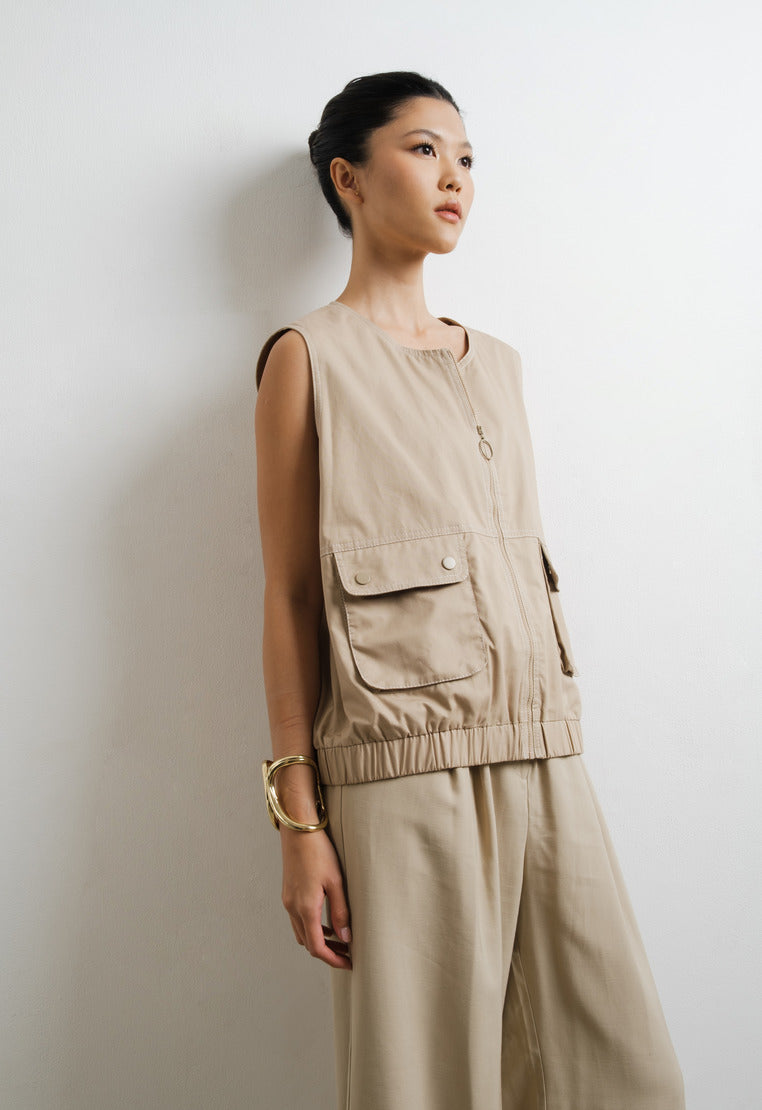 Zipped Vest with Front Pocket